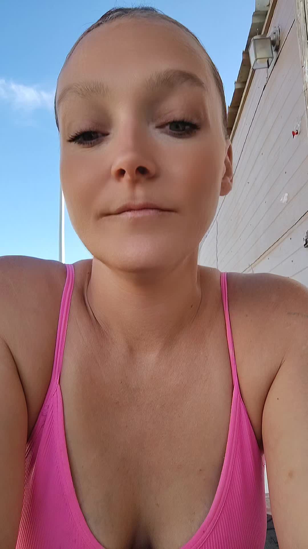 @Jessica_Rabbit26