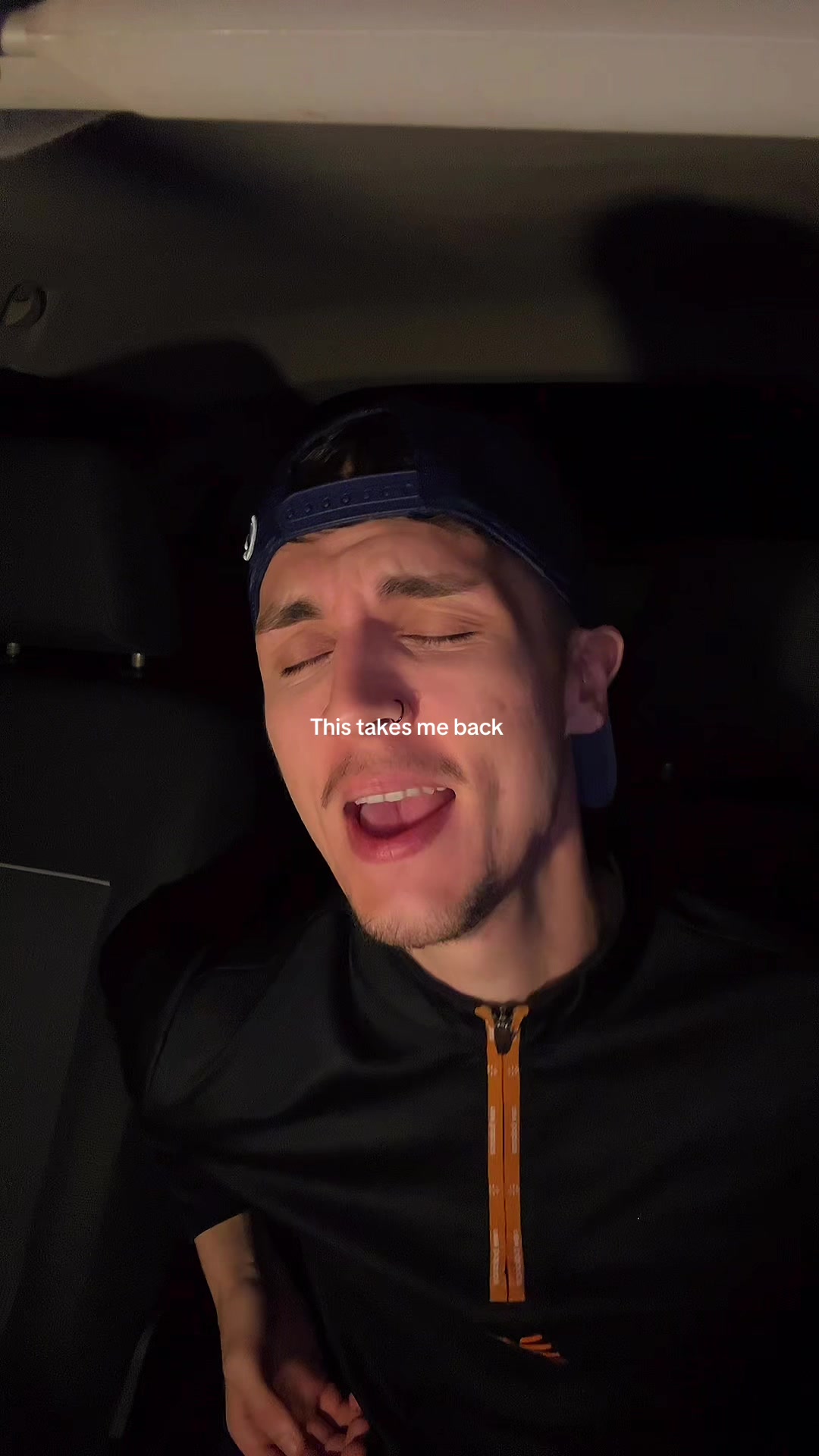 @K T