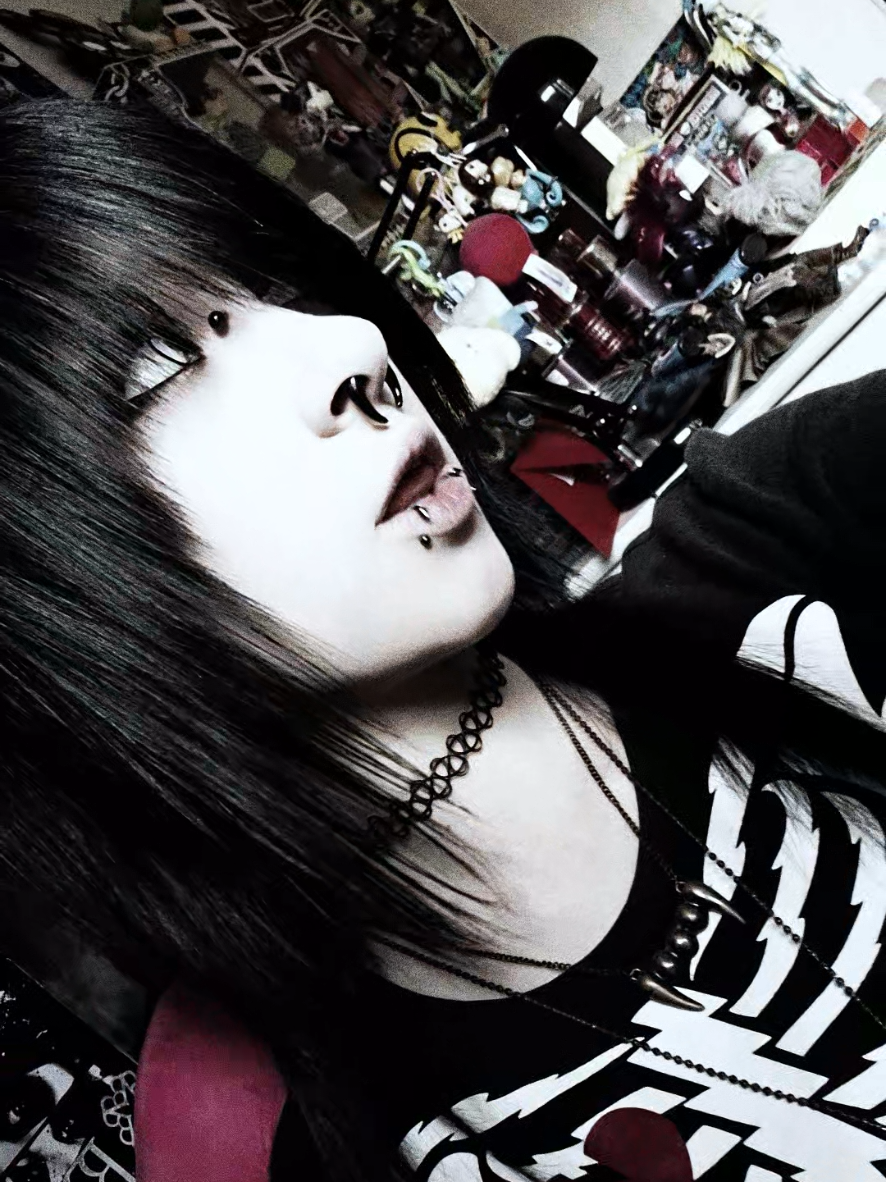@☣︎ 𝔇𝔢𝔞𝔡𝔙𝔞𝔪𝔭 ☣︎