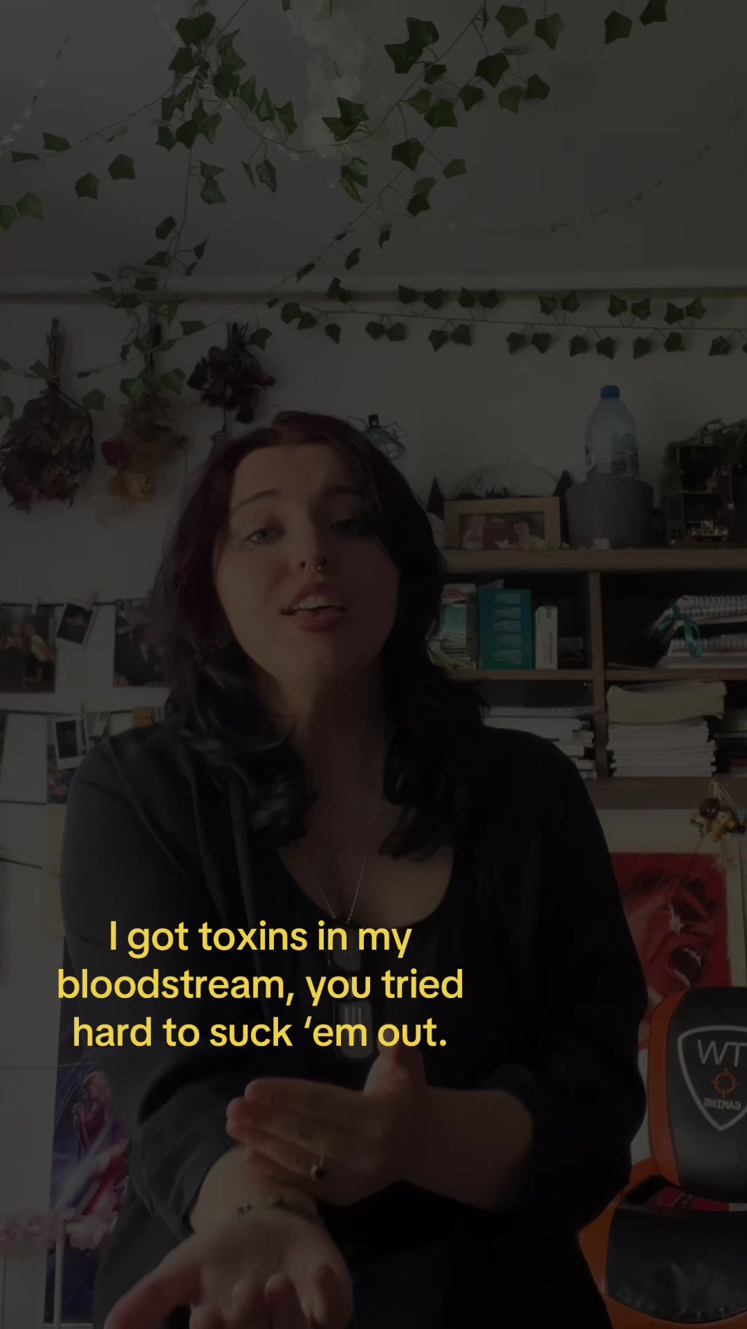 @M ⍟