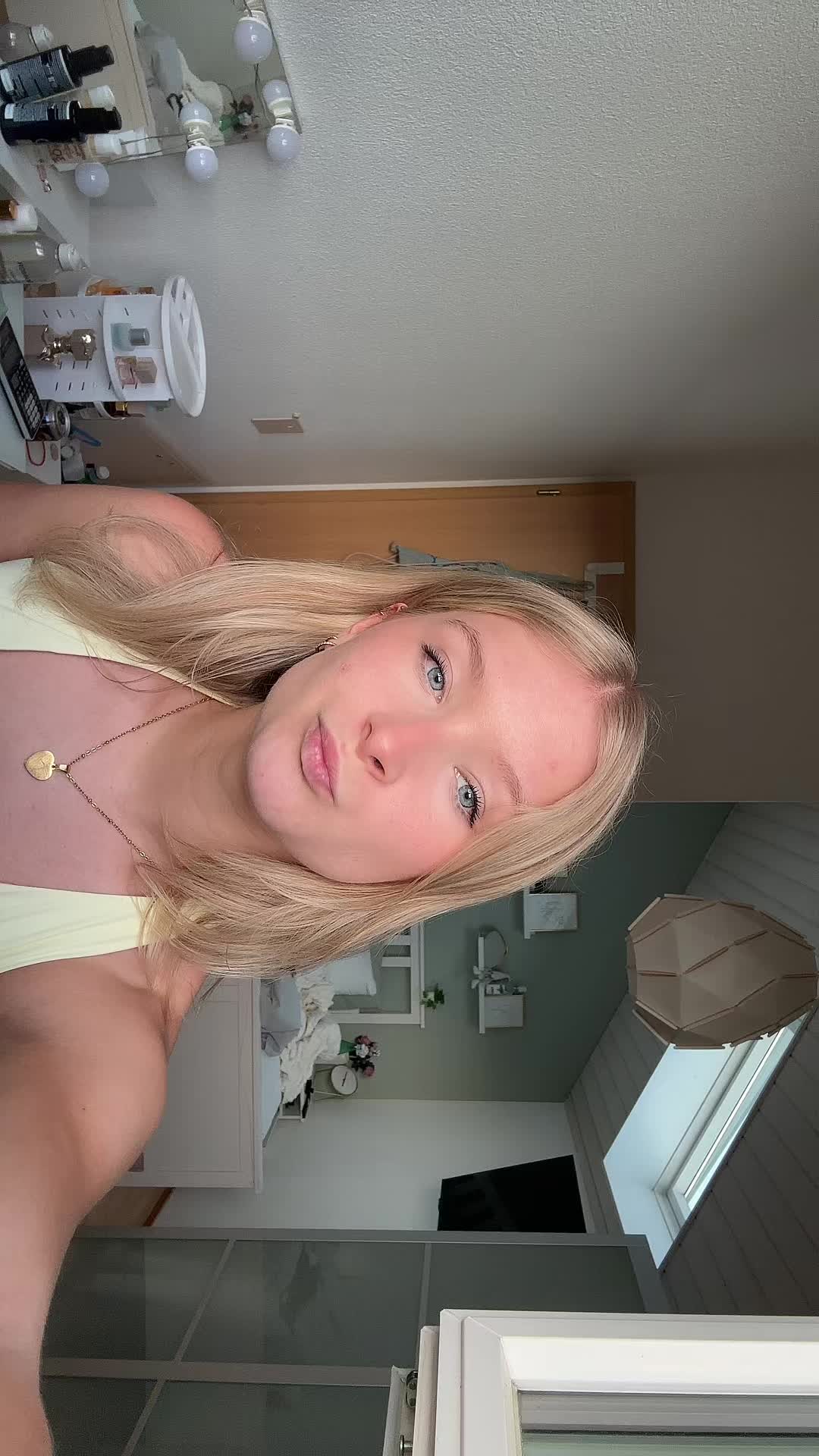 @Leonie💛☀️