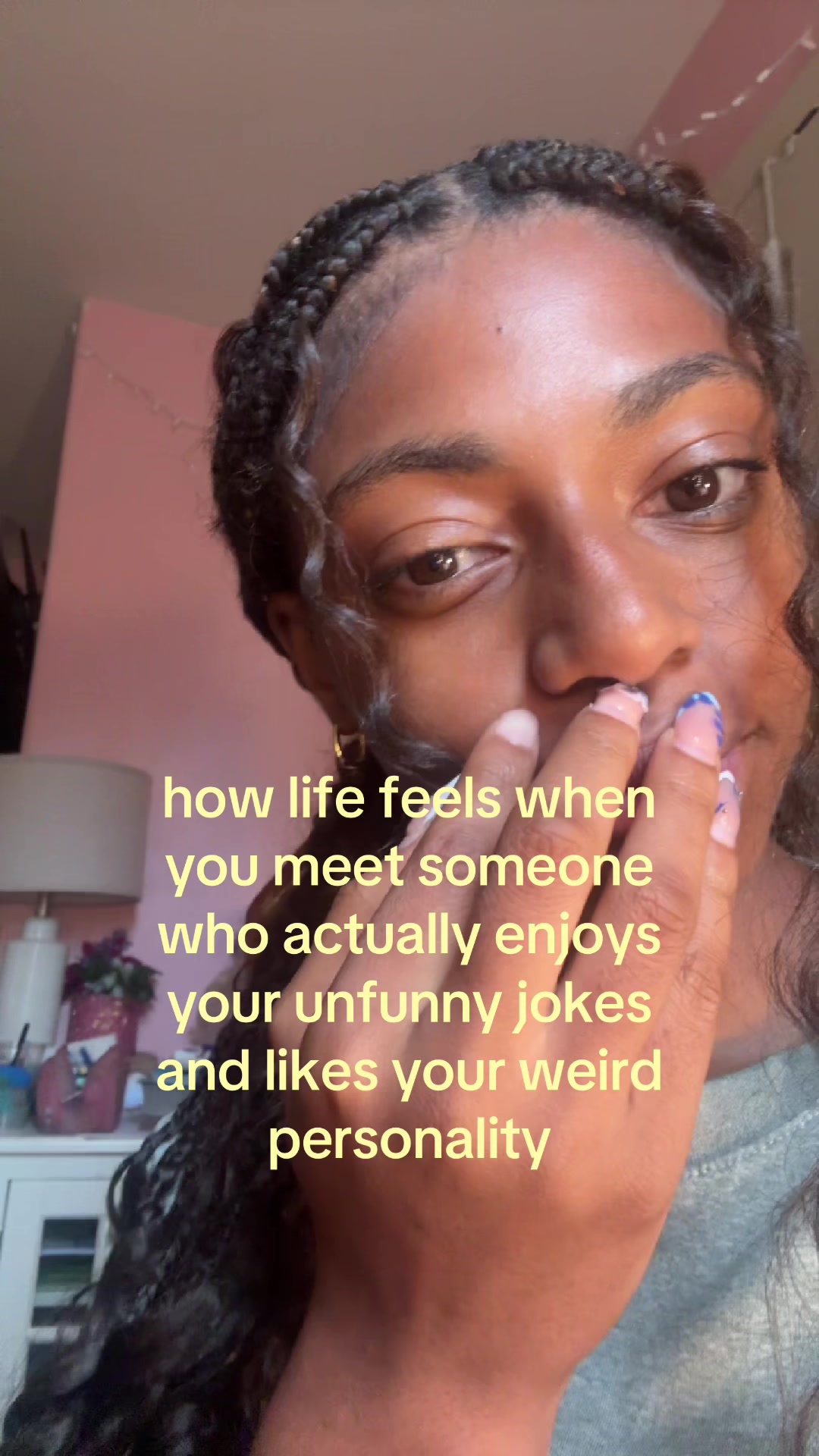 @shaniya ᥫ᭡.