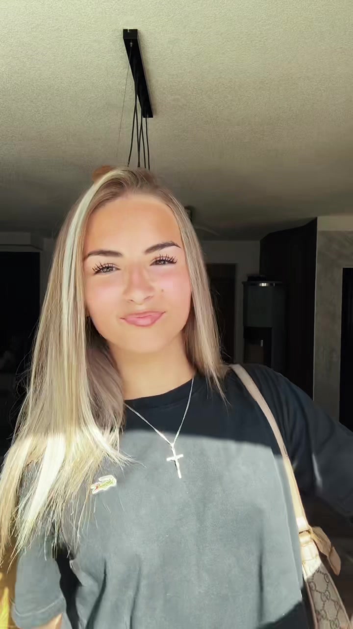 @𝐋𝐢𝐚𝐧𝐚