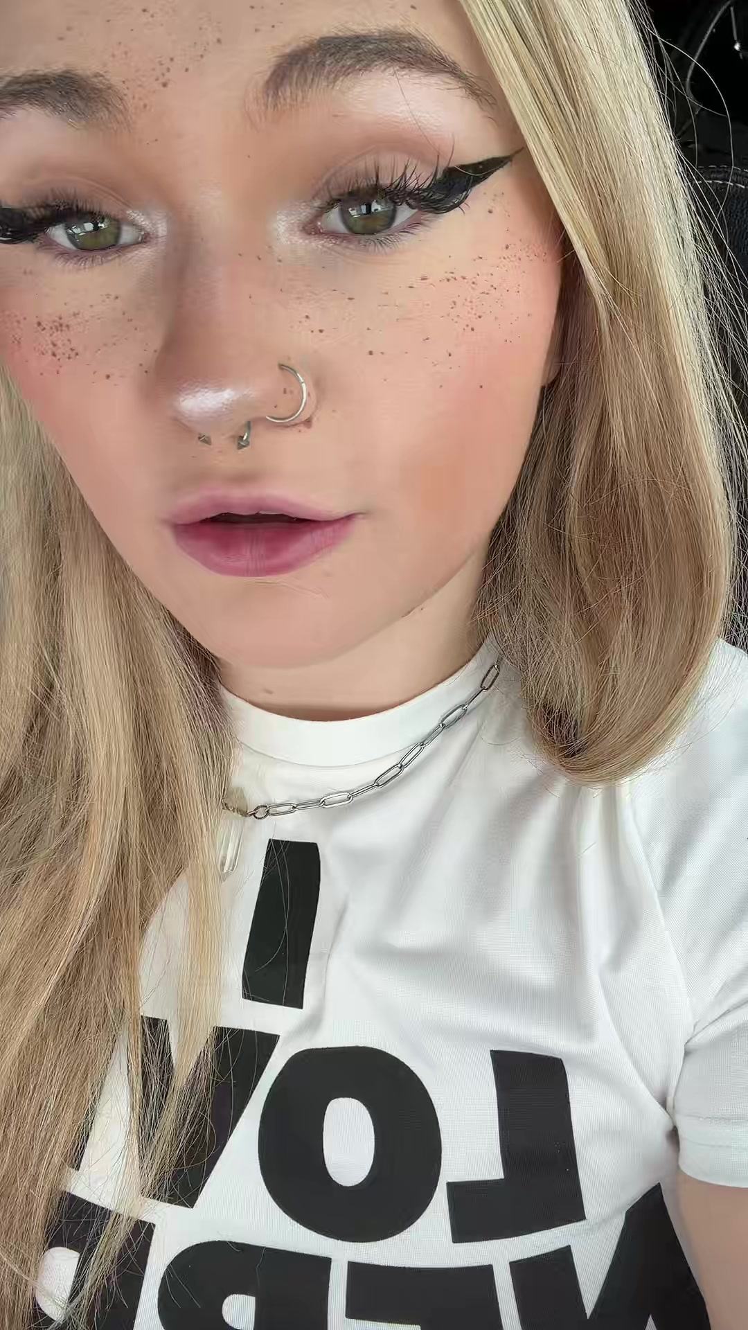 @Lizzy Cherry 🍒