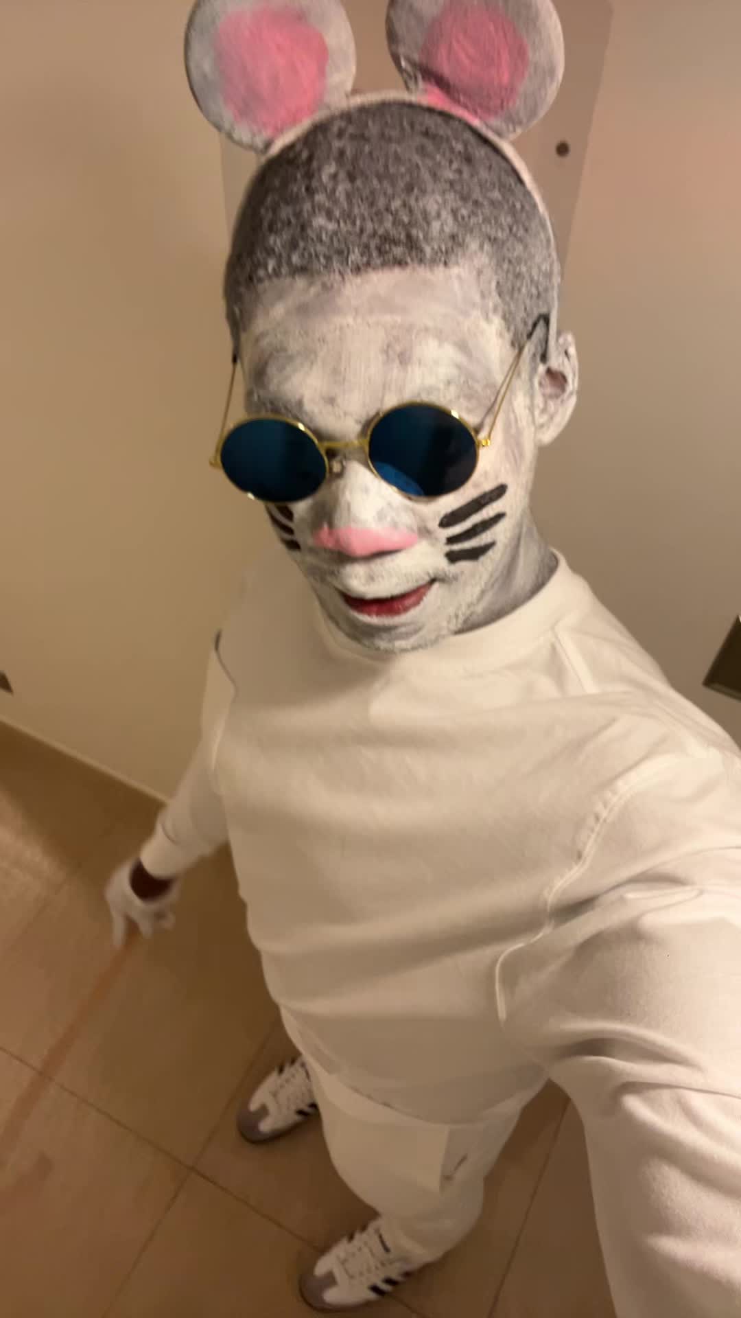 @T