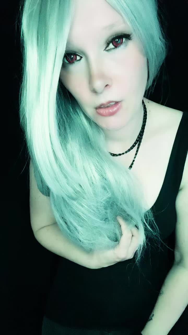 @MrsPuckiii 😈