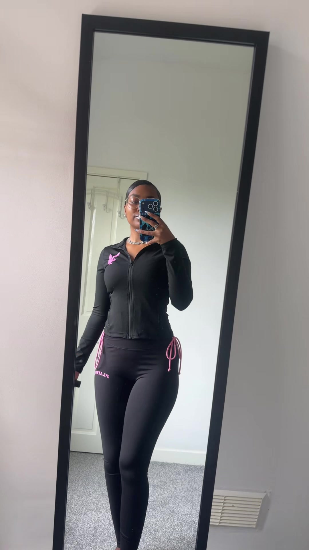 @Emizjae