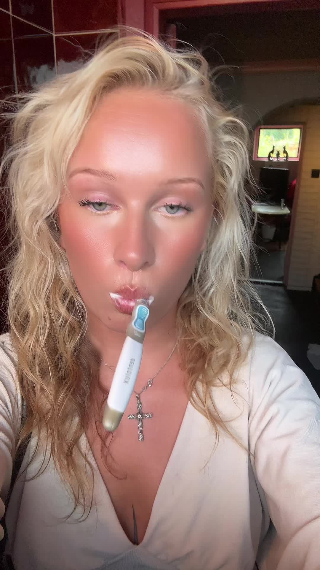 @yrmamibadgalllminauu