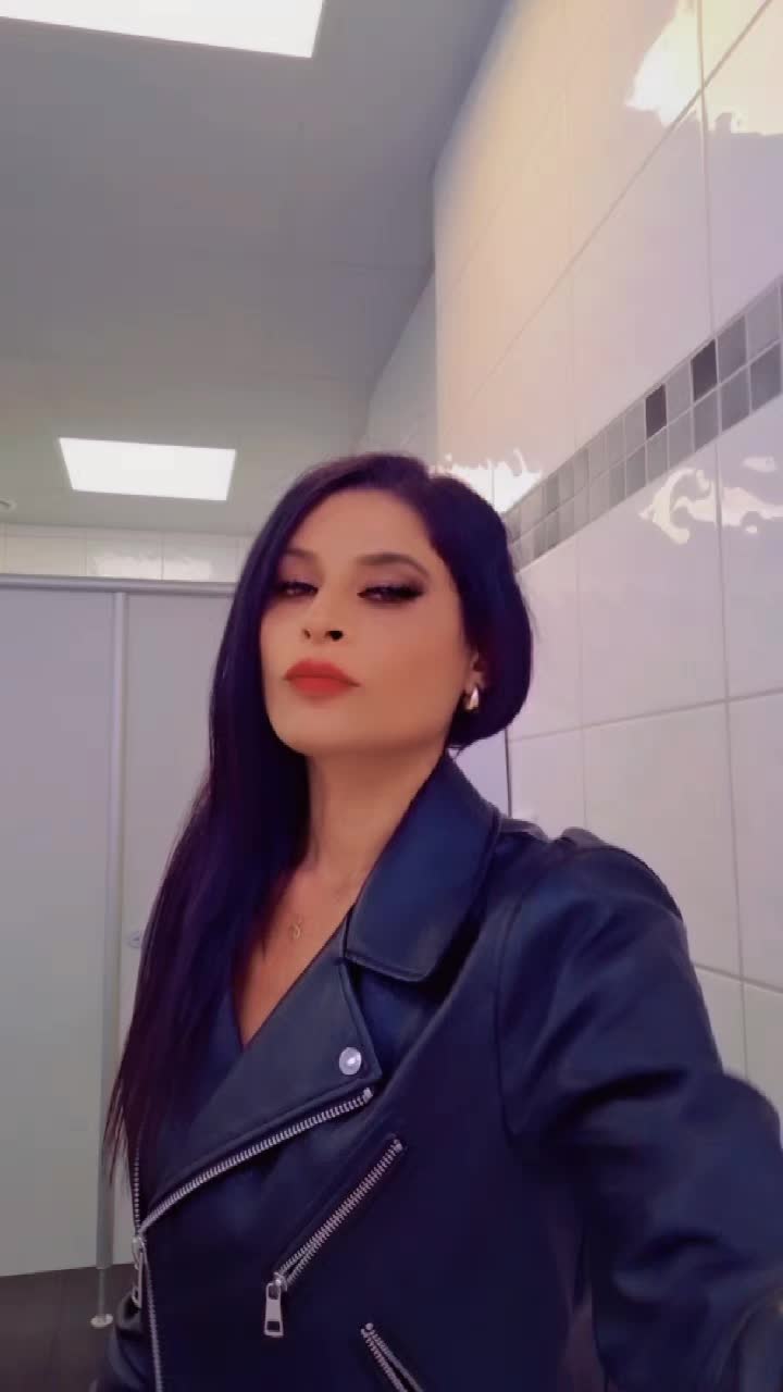 @🦢