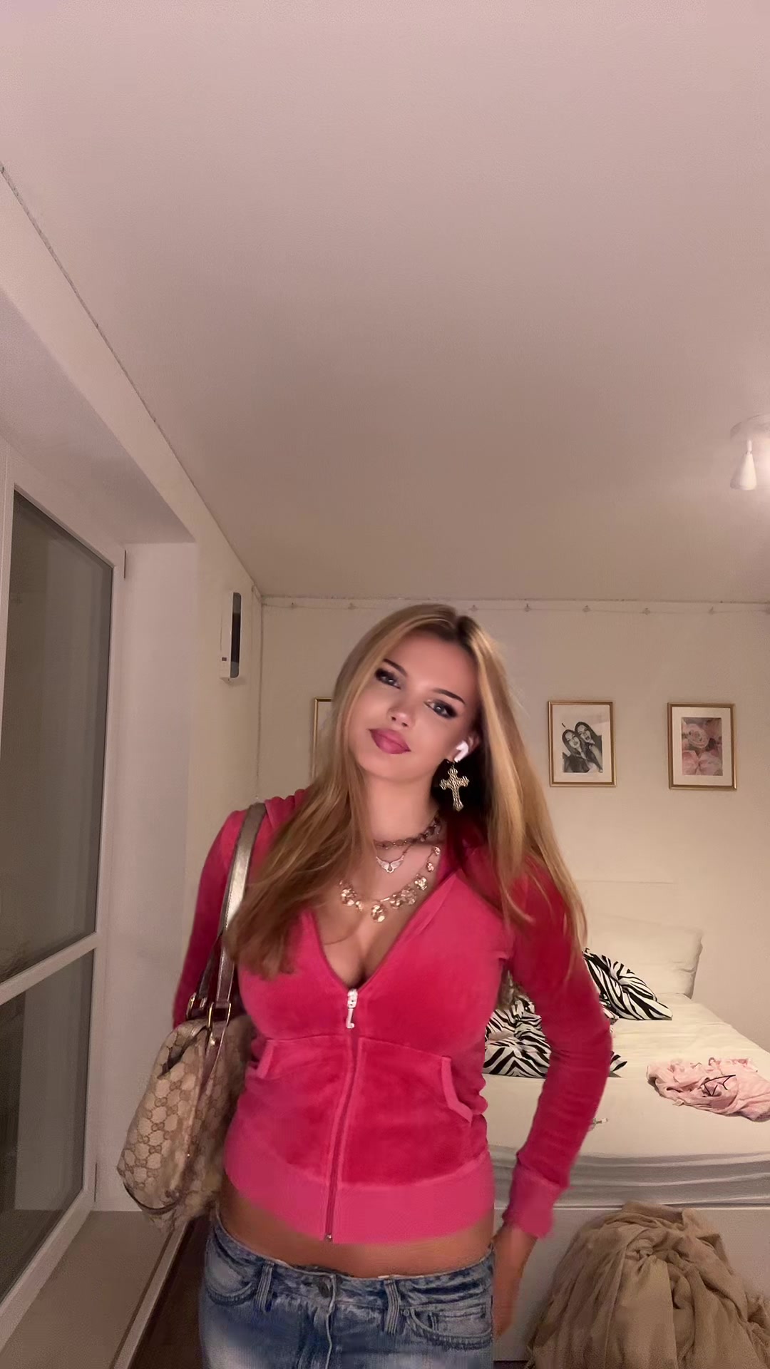 @Ella