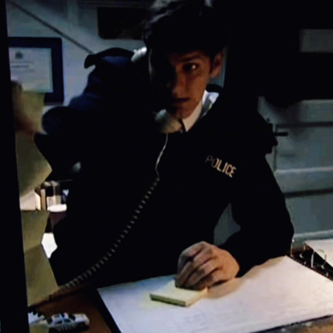 @Mathew Baynton's middle~finger