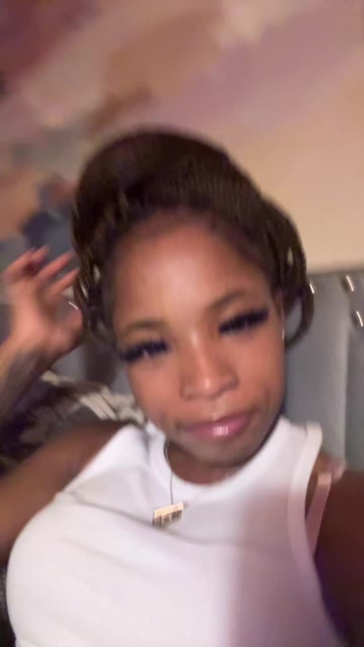 @whoisshe