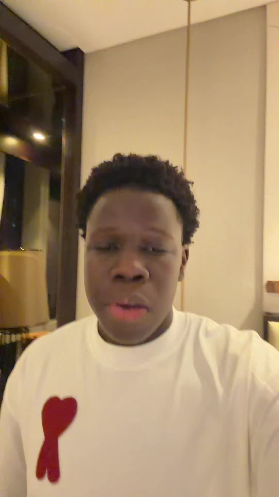 @Mo.