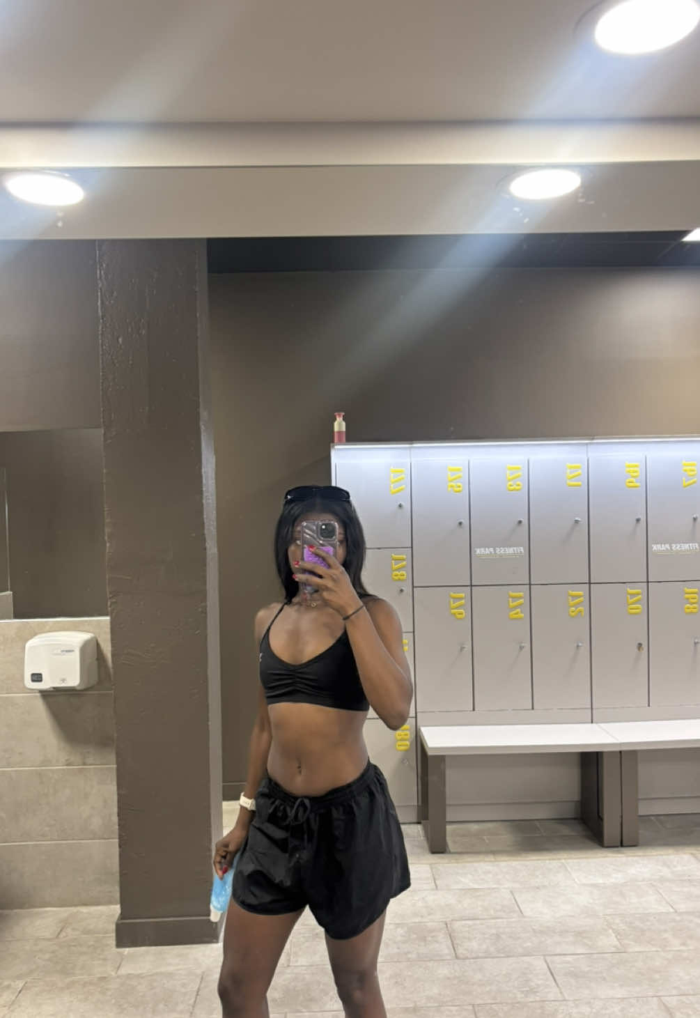 @notzaraye
