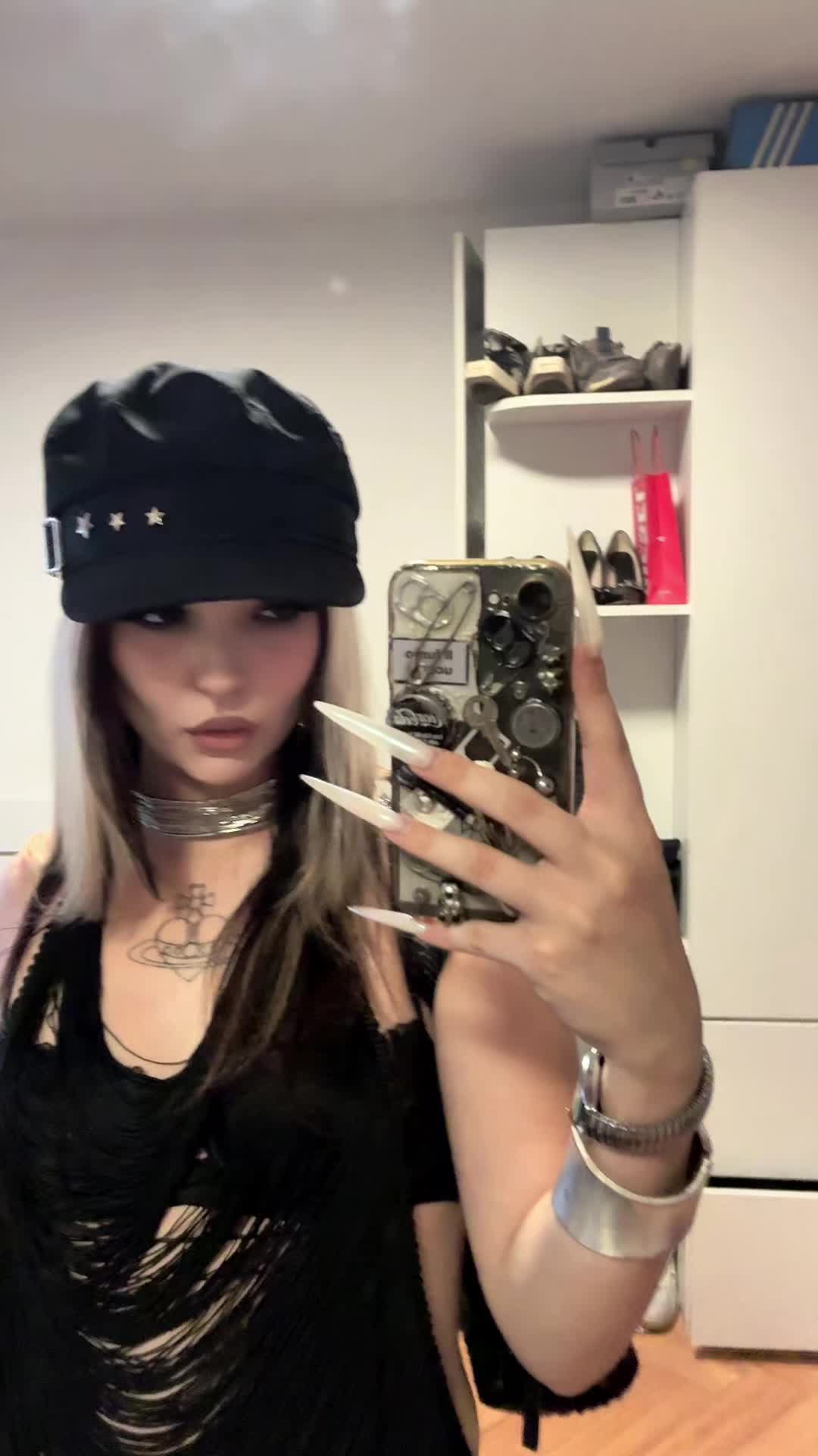 @lauralannii