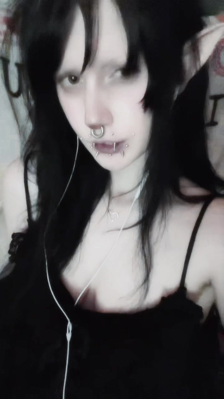 @༺🕷𖤐𝕽𝖔𝖇𝖇𝖘 𝖂𝖎𝖋𝖊𖤐🕷༻