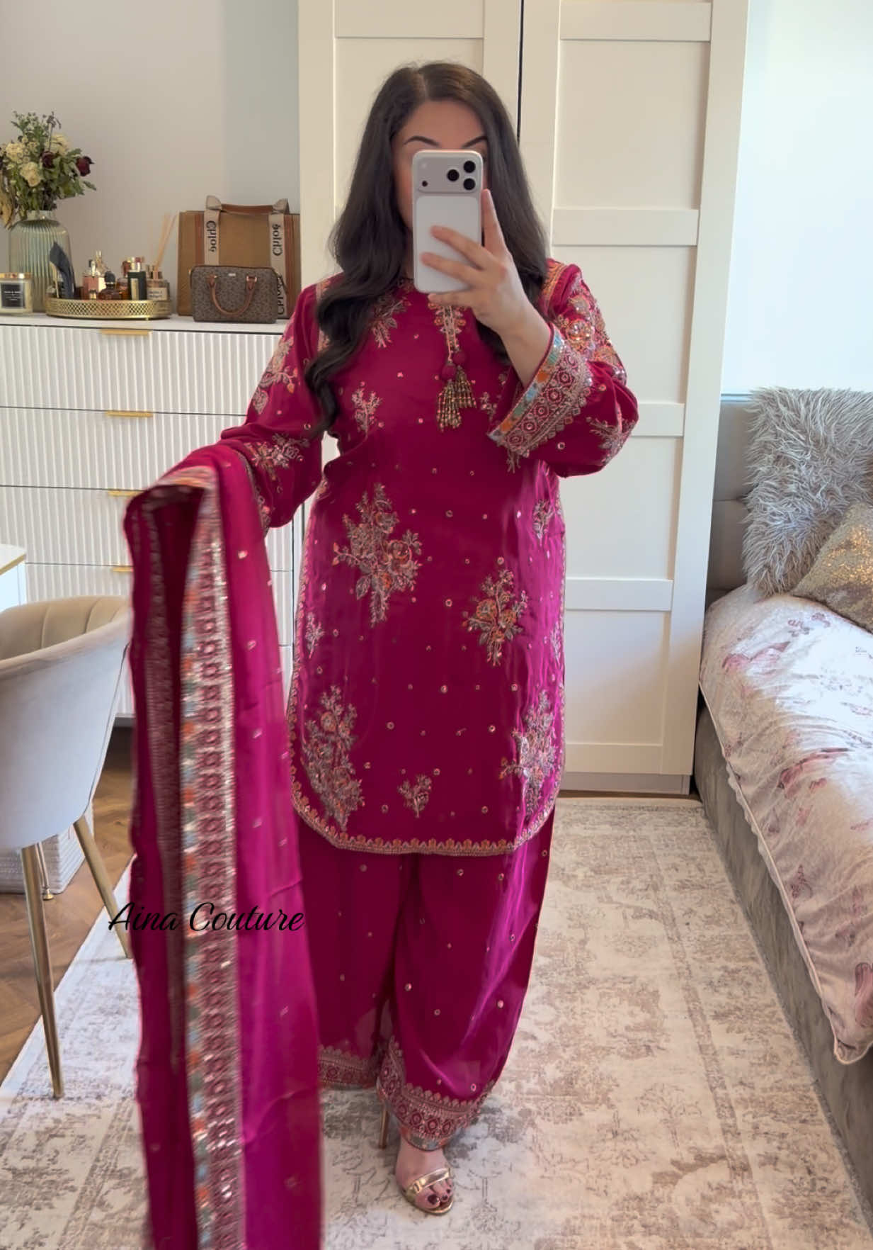 @Aina__couture
