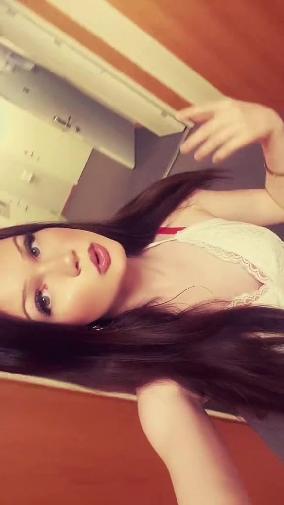 @ꨄL