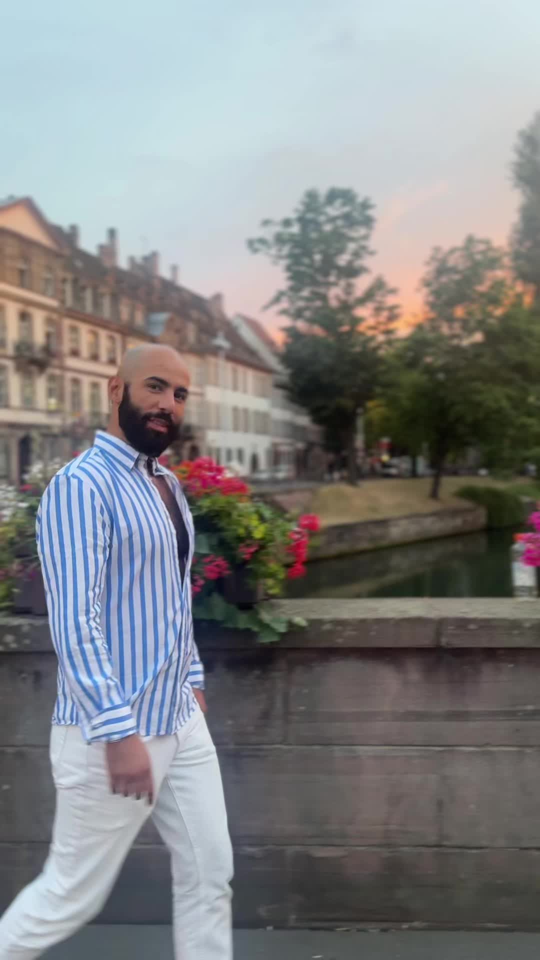 @Le voyageur 🧳