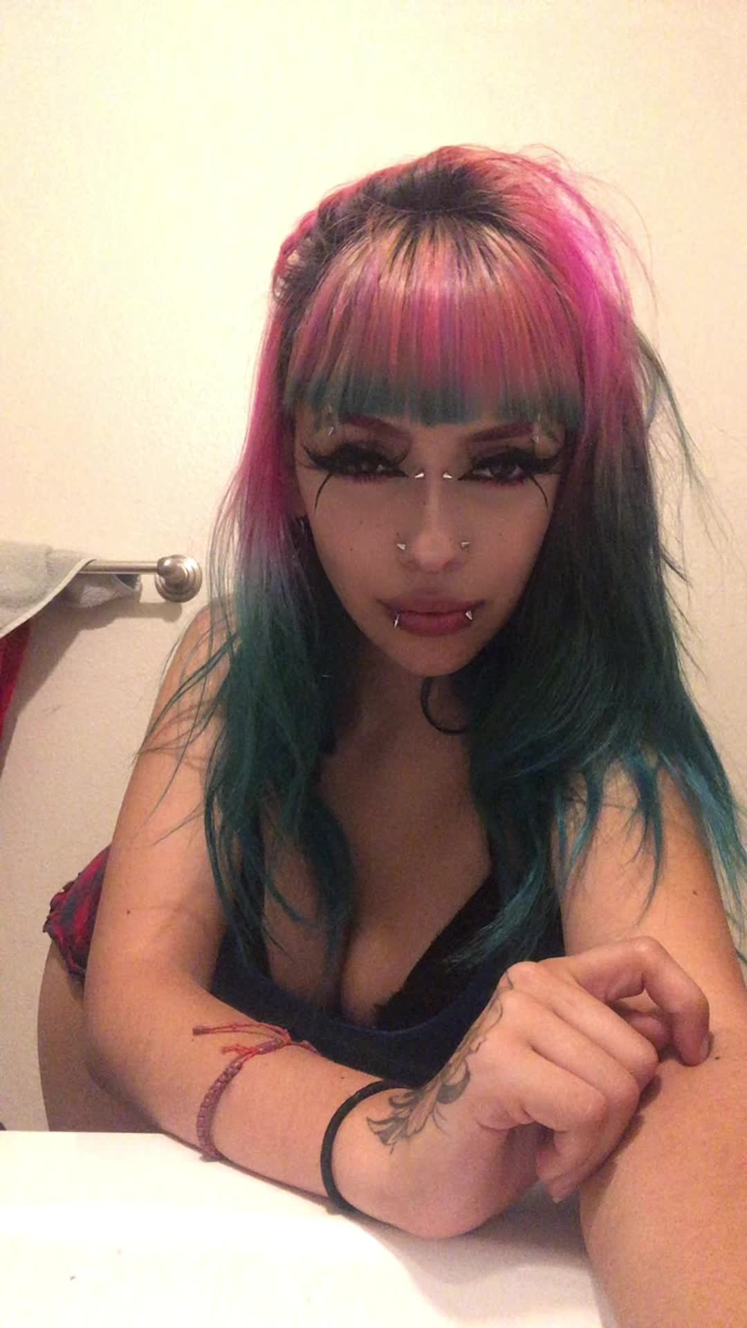 @Jessalyn