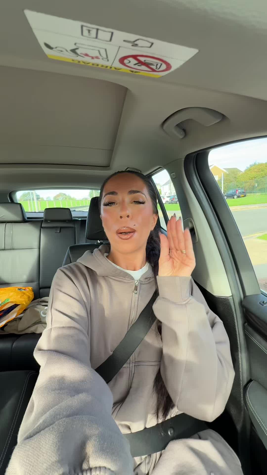 @yazhadfield