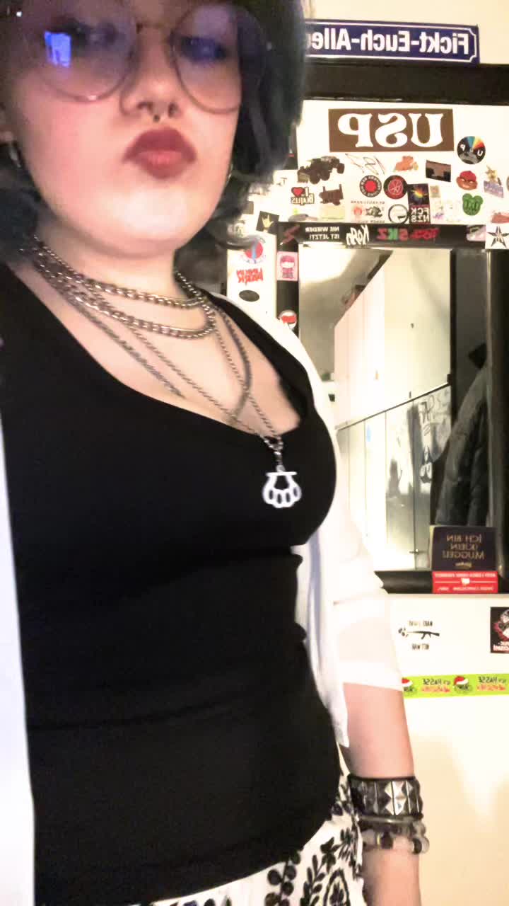 @Coco🦇𖣂