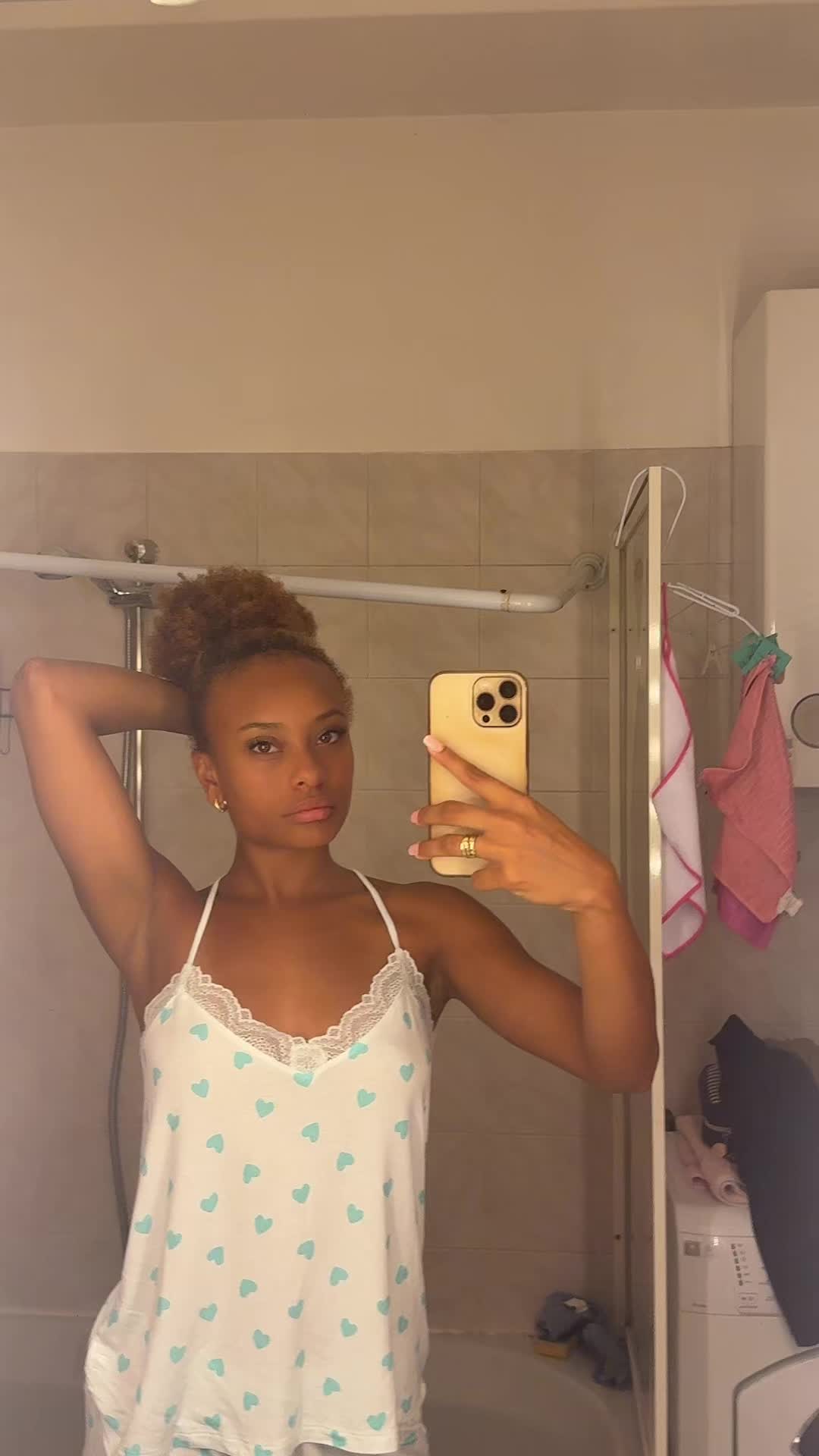 @Elisaagabellini
