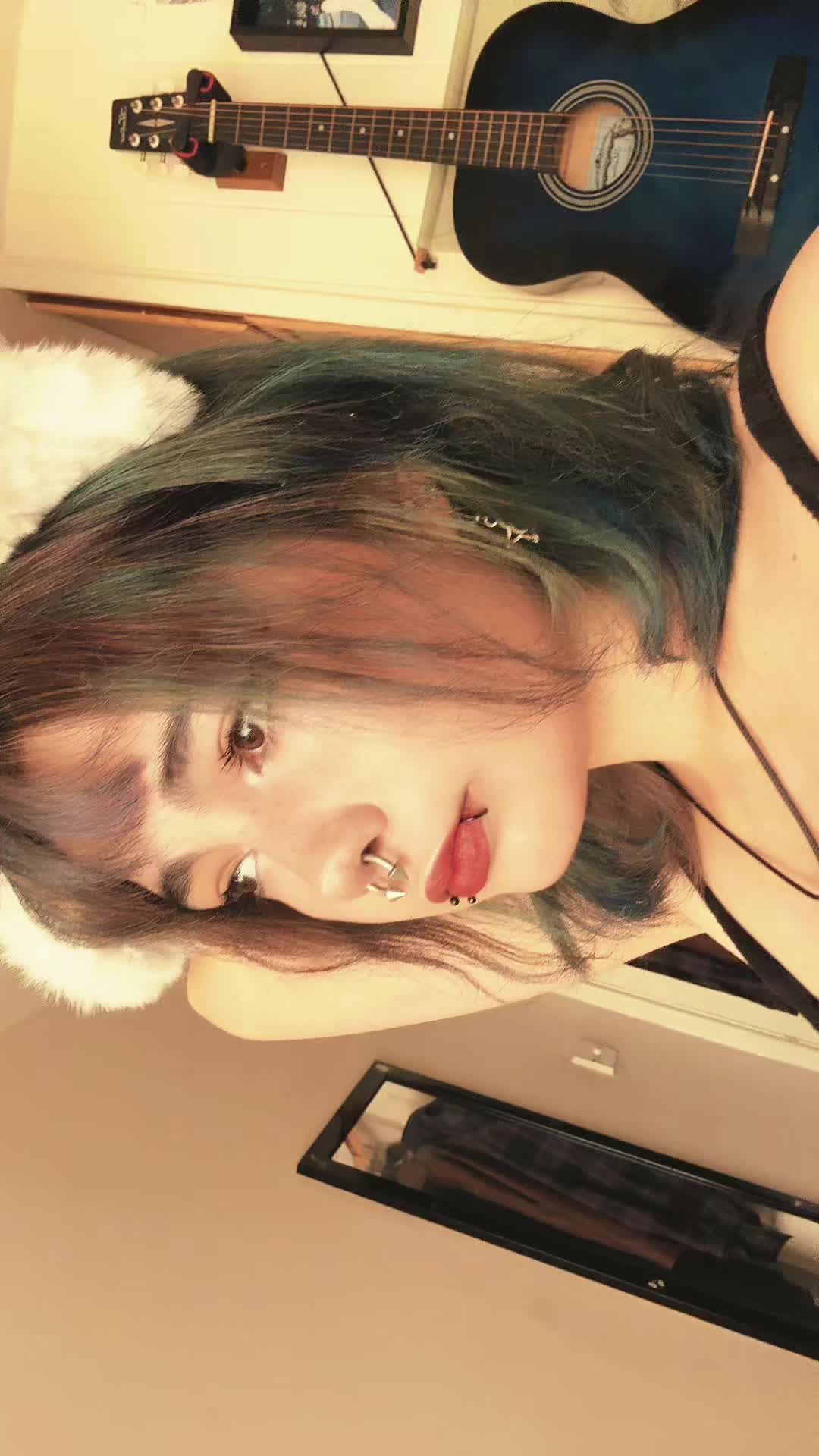 @em 🦊🐾