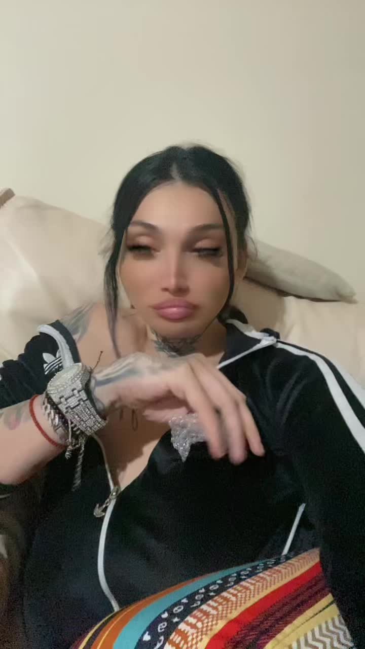 @Anii❤️
