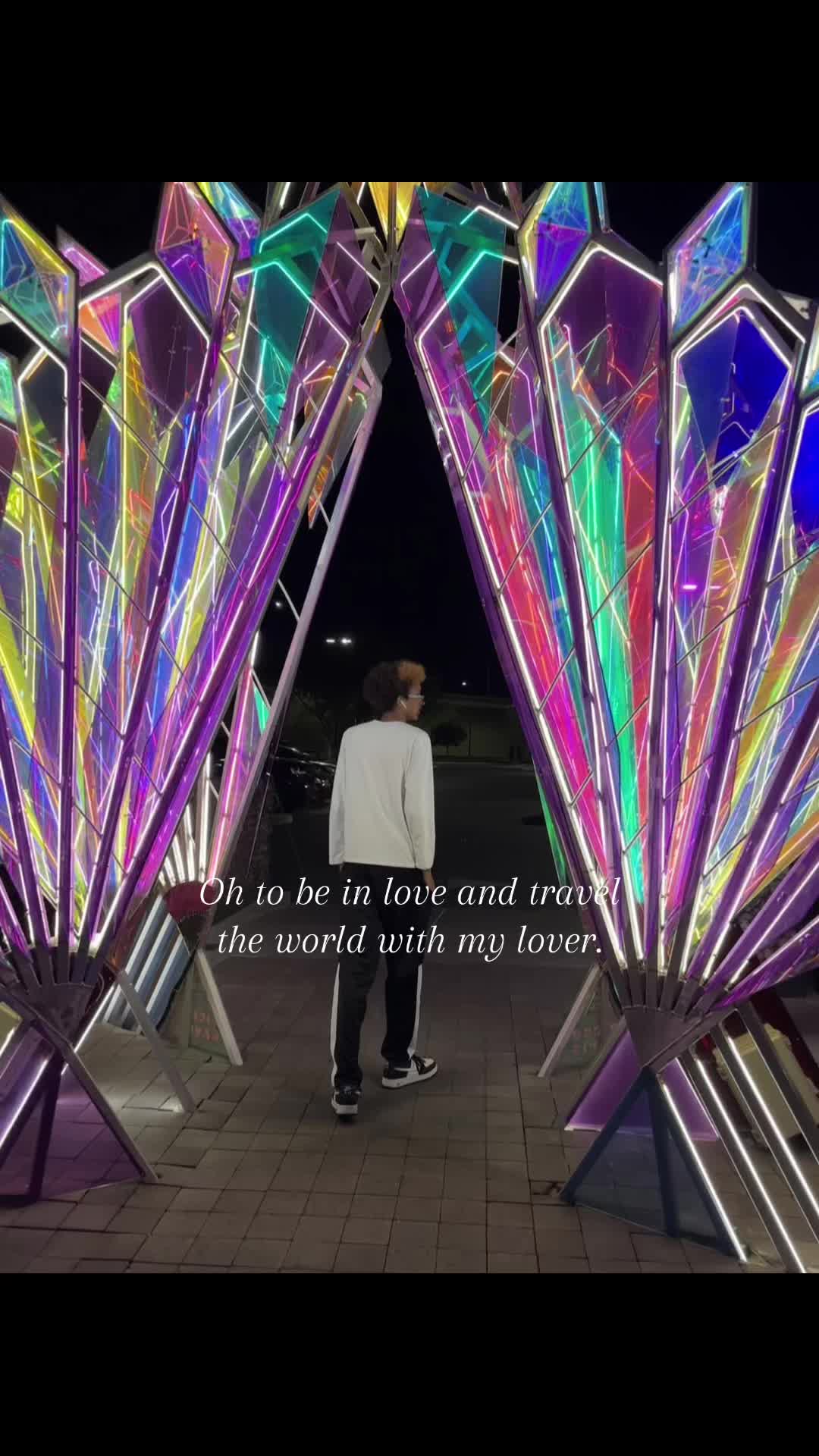 @𖣂