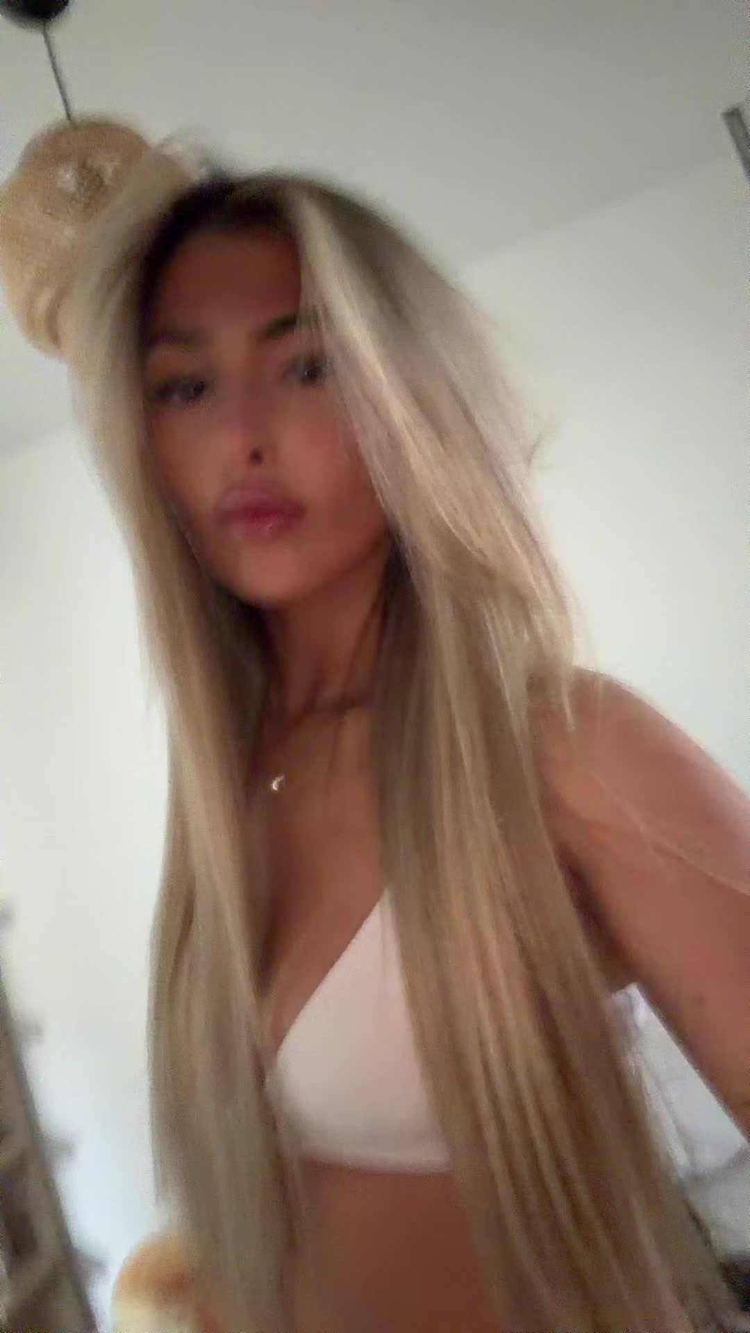 @blondiexbabe
