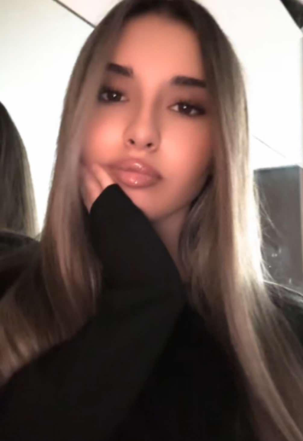 @⃟