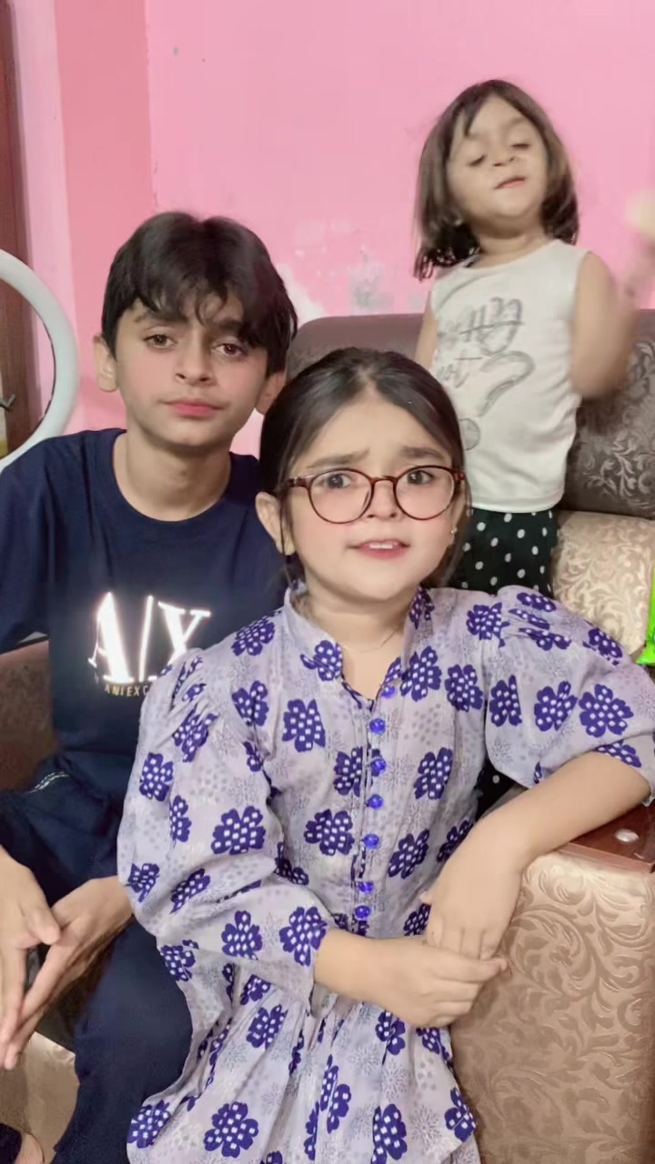 @Ayesha cutie🥰