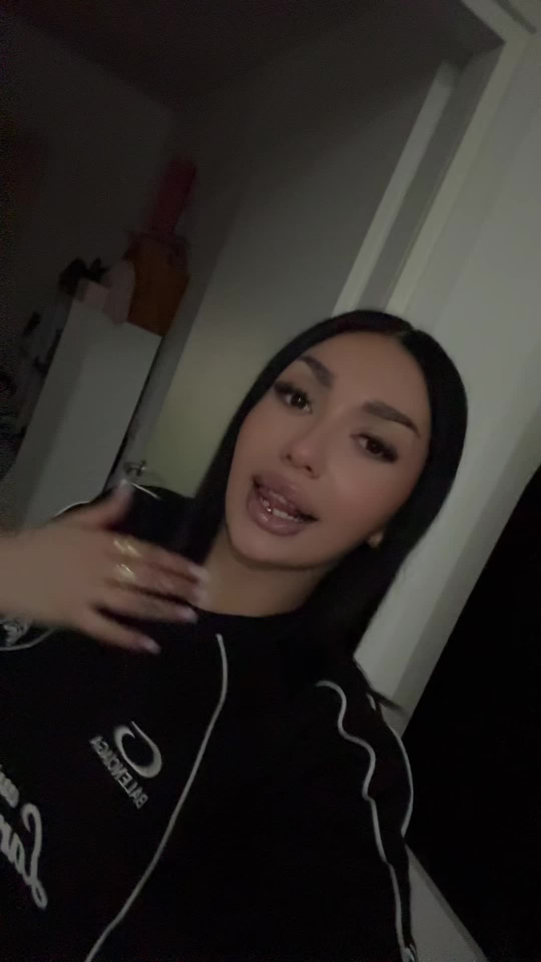 @𝓥𝓡🍒
