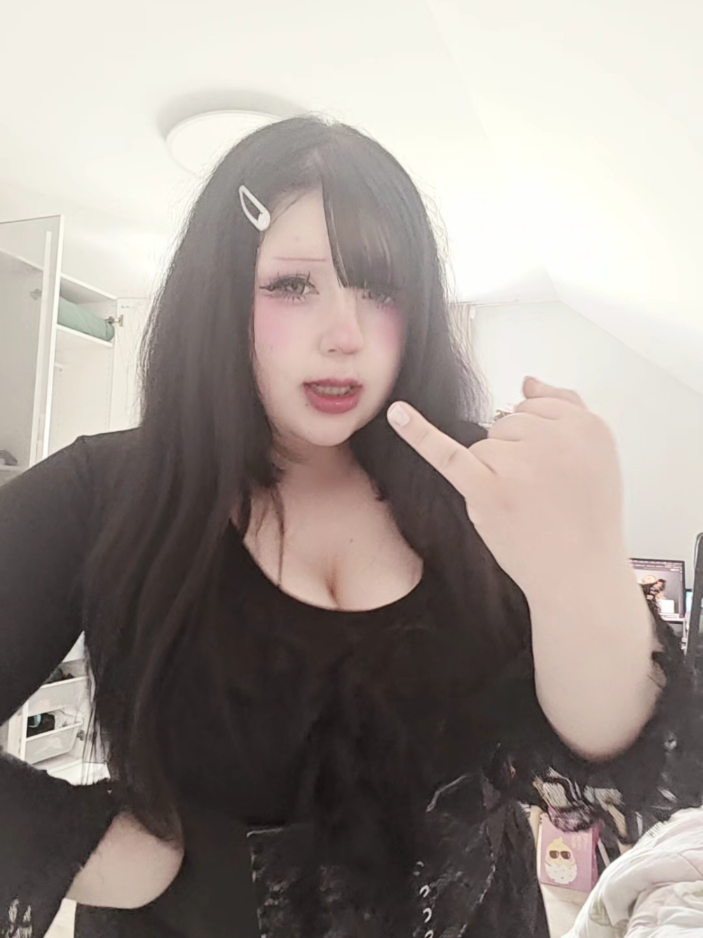 @aya*゚⚞•⚟
