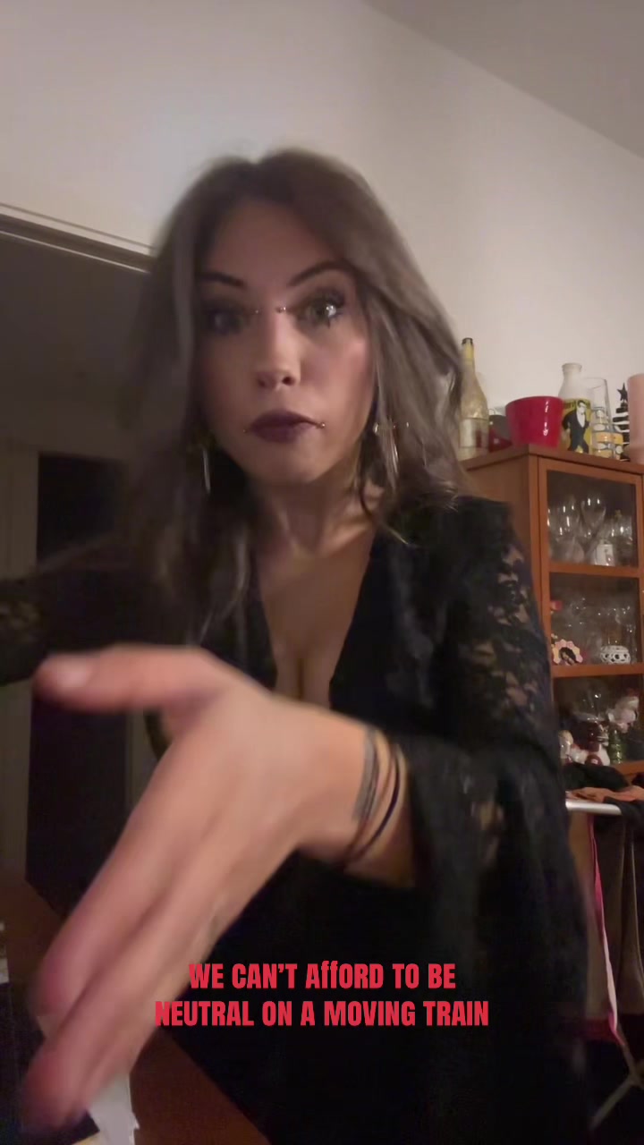@Luna