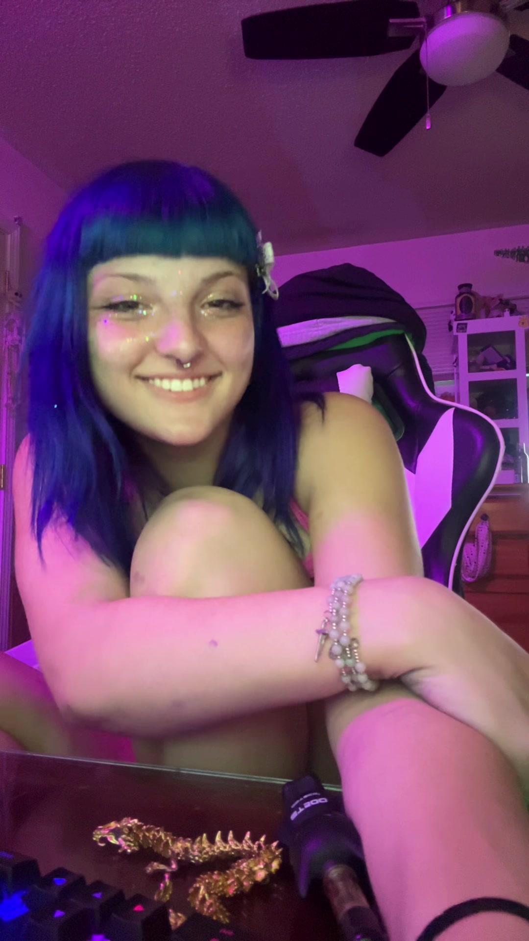 @☮️
