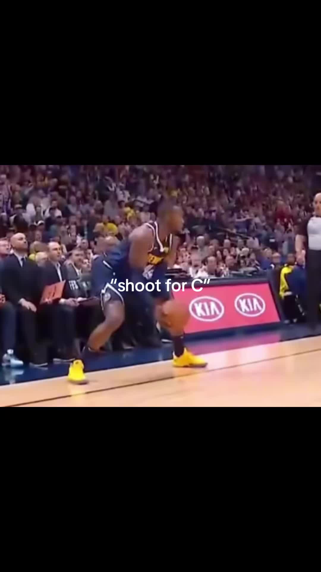 @⃟