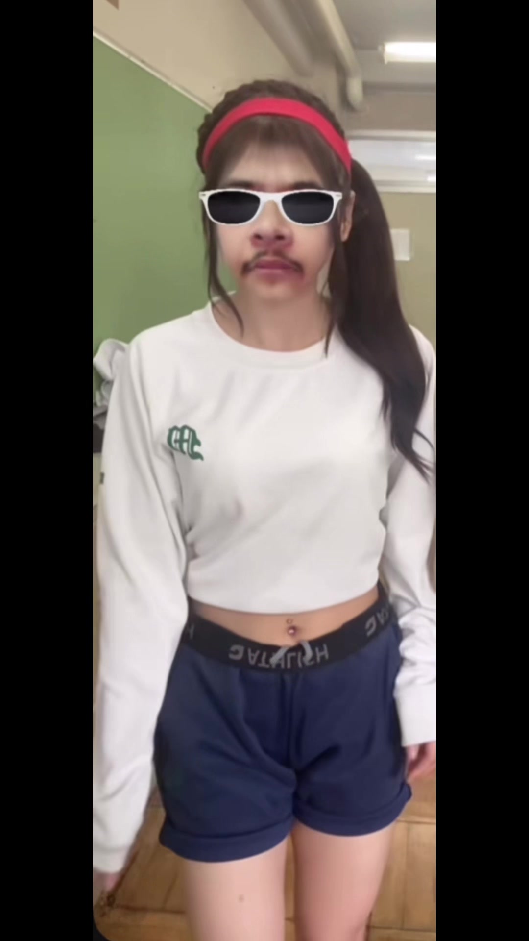 @(^^)