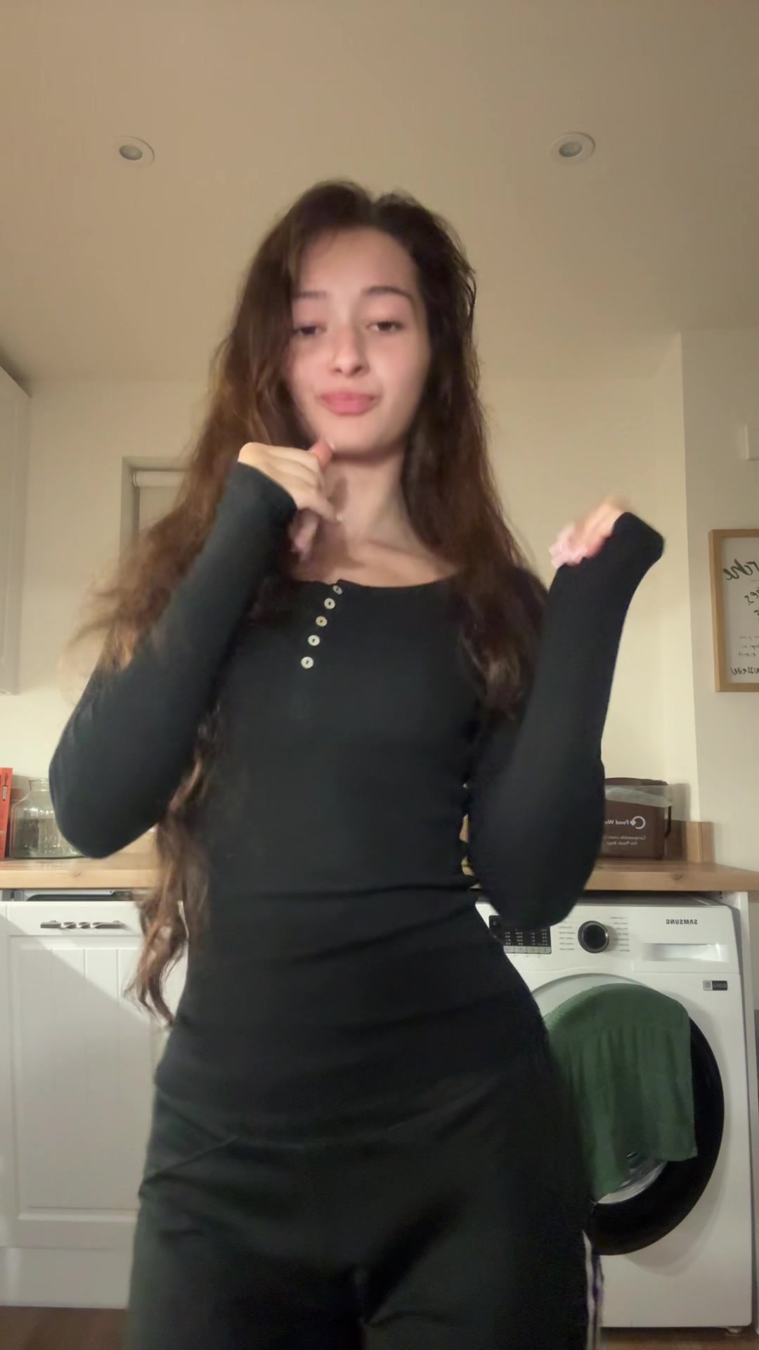 @𝐟𝐥𝐨𝐫𝐚