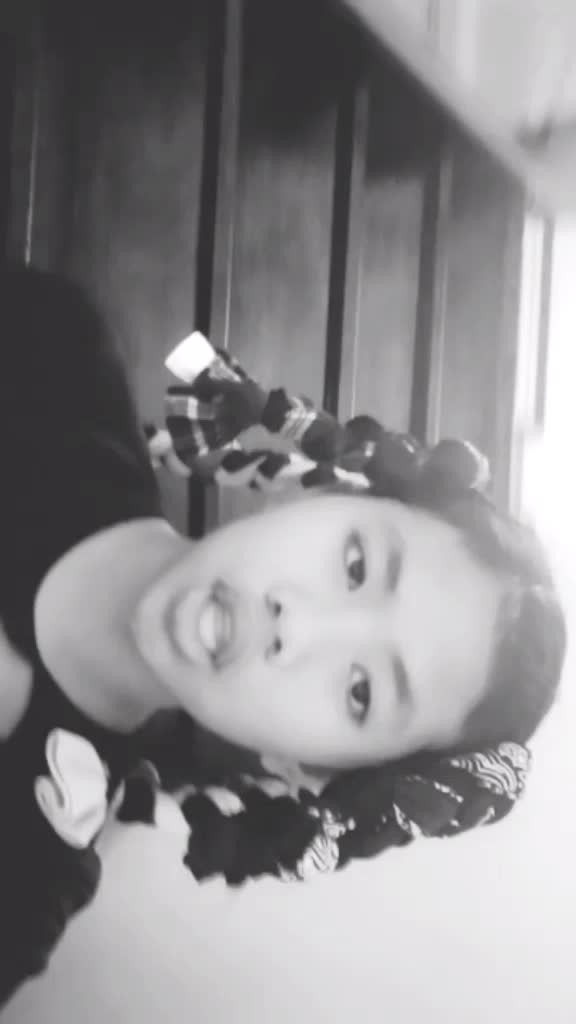 @AnnikaBalano Senia
