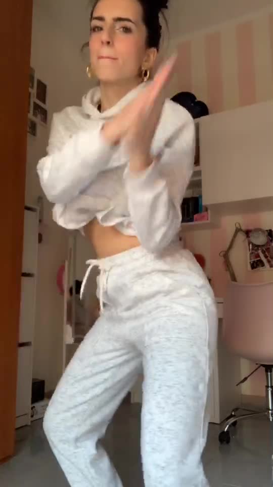 @sarasmell
