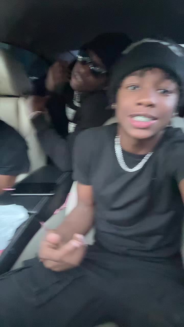 @C O B Y🌪️