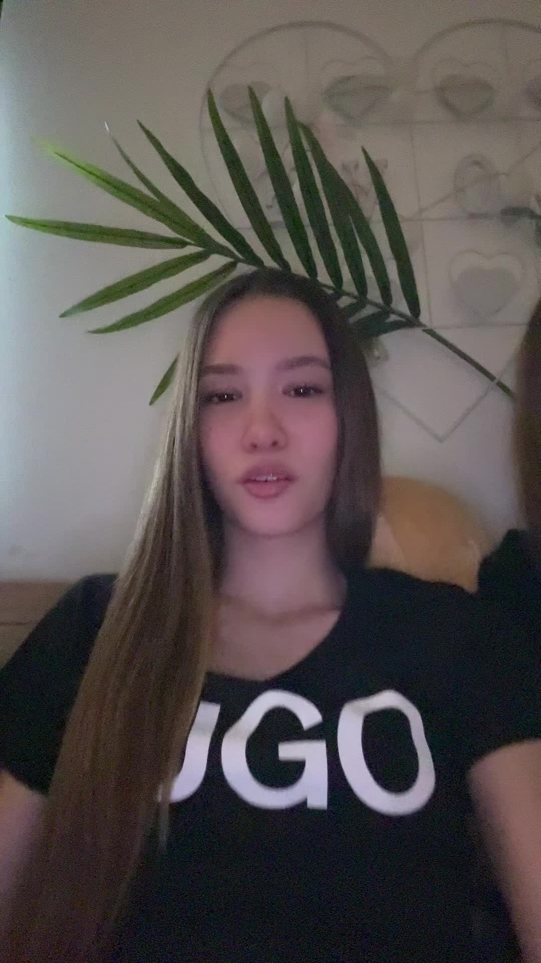 @👸🏼👸🏽