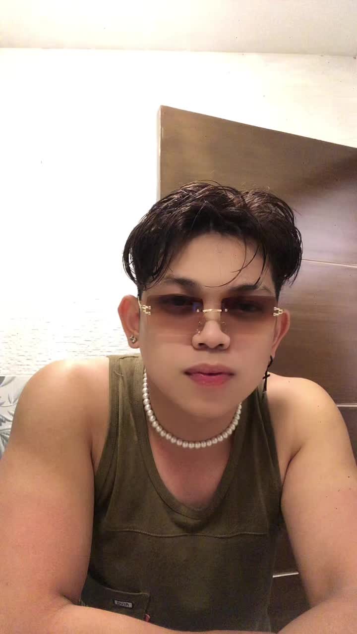@BADBUNNY