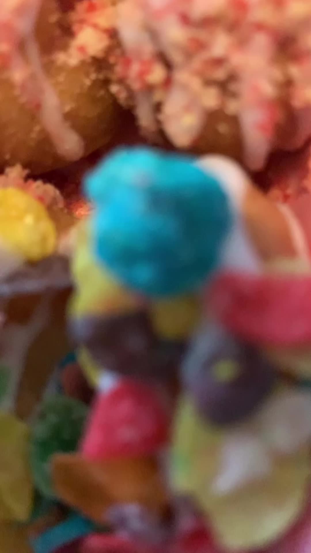 @MiniQueensDonuts