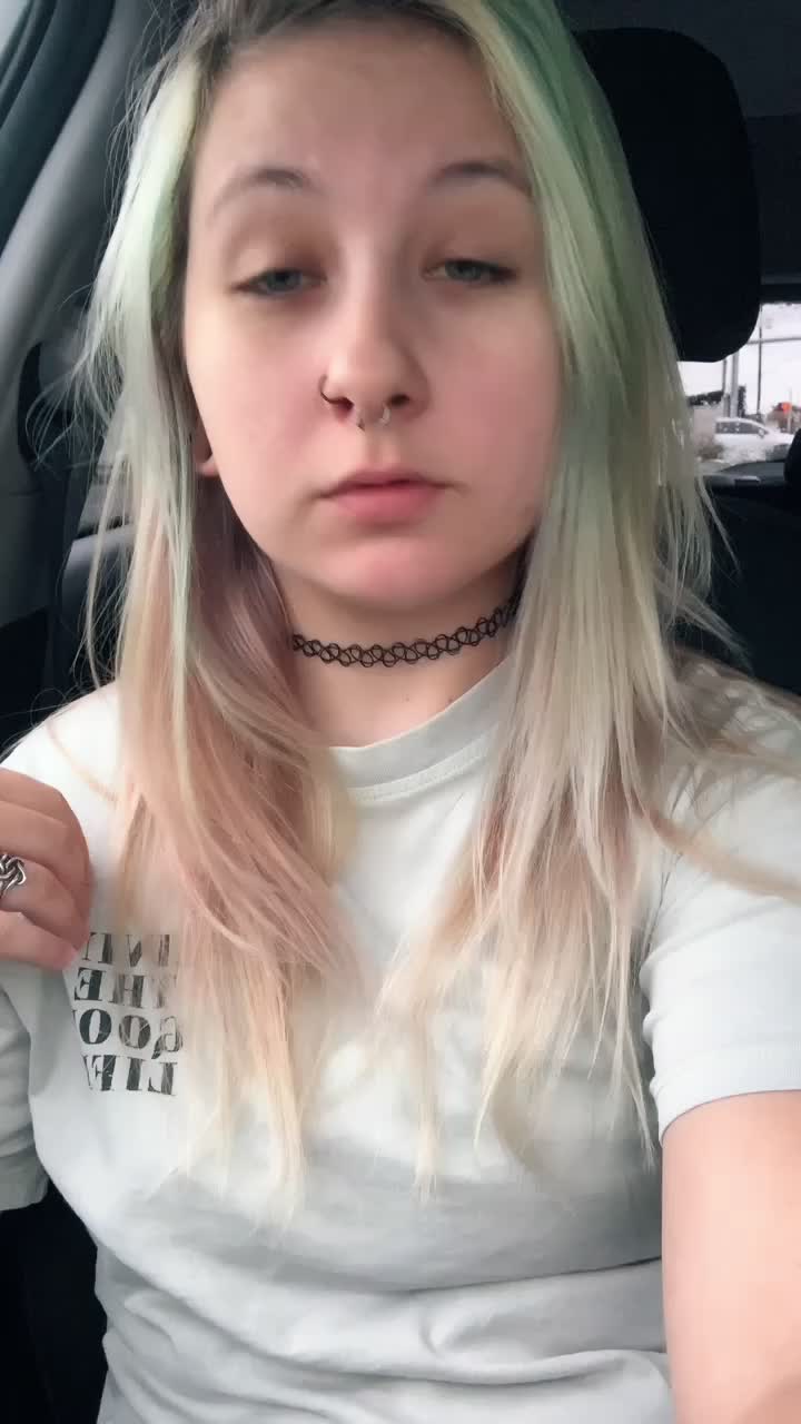 @Carlie💚🤘🏻
