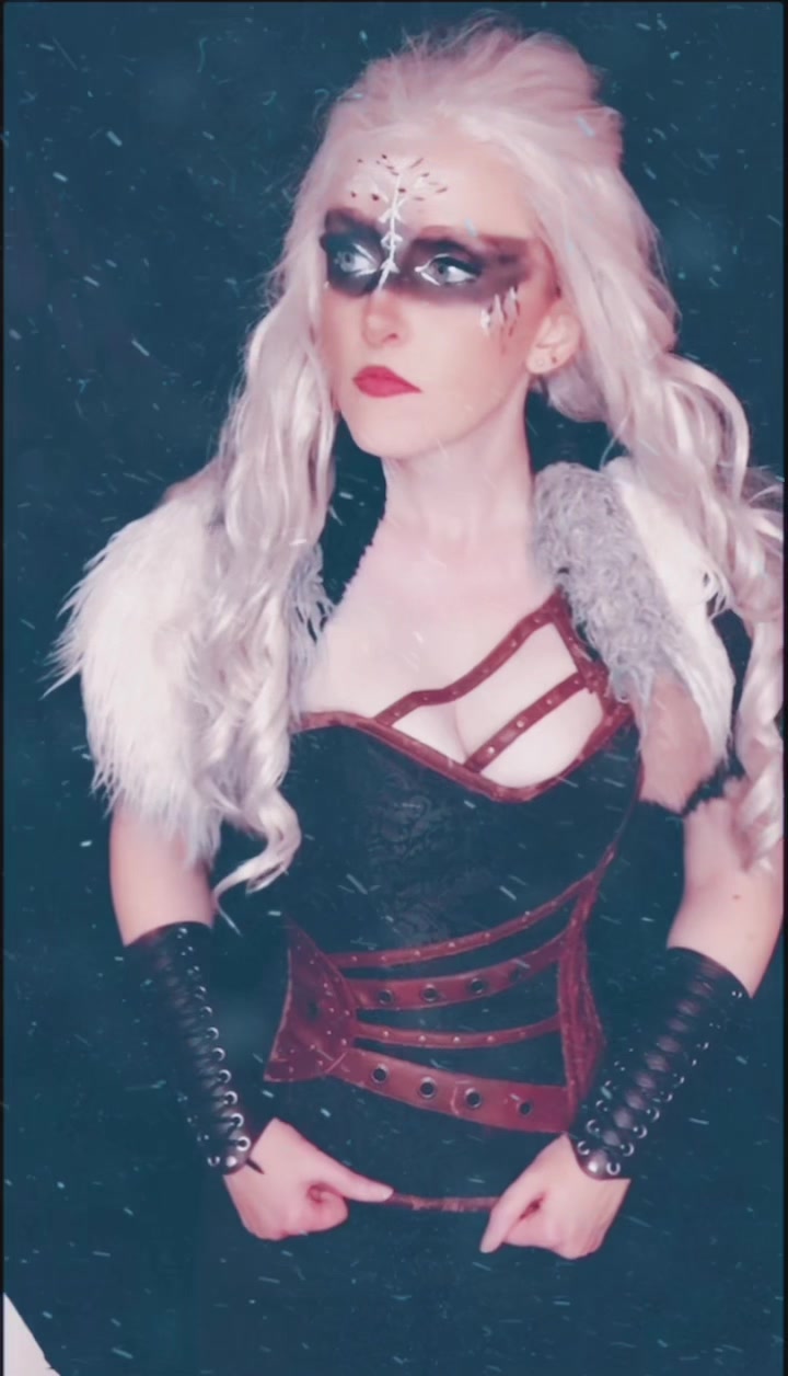 @Pixie_Scarlett
