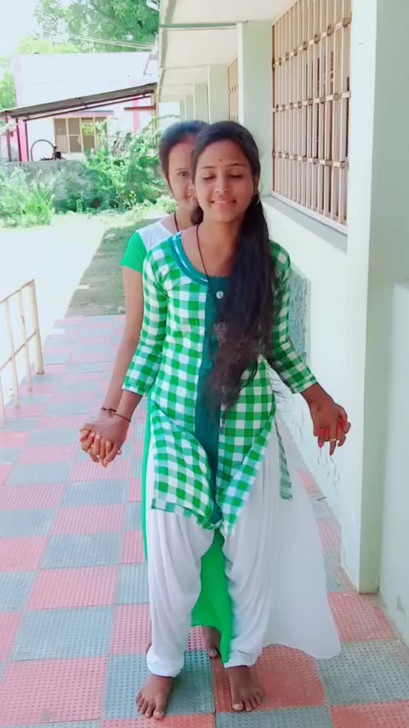 @kiruthikakuttii