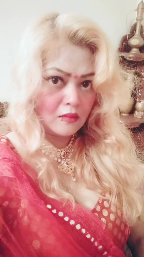 @Desi Queen❤️𝓑𝓜 ❤️